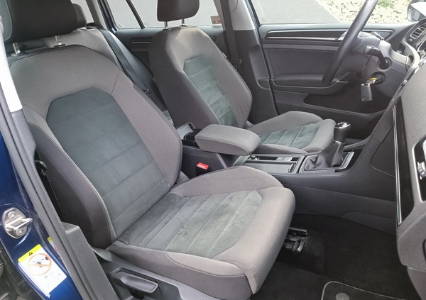 Volkswagen Golf cena 62700 przebieg: 136900, rok produkcji 2019 z Kraków małe 379